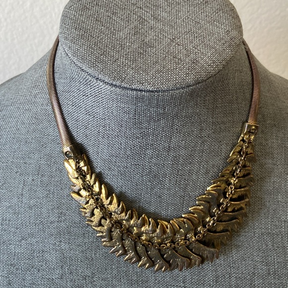 5/$10❤️❤️❤️Vintage 80s Bronze Copper Toned Patina Alloy Necklace - Picture 4 of 6